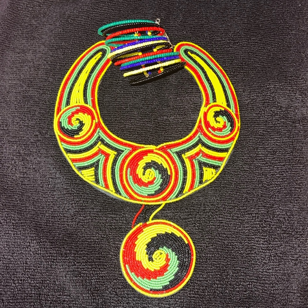 Vintage beaded necklace and bracelet